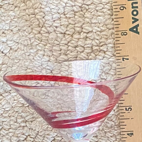 Pier One Cosmopolitan Red Swirl Line Martini Glass 7” Handblown 8 oz Retired - Picture 16 of 16